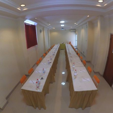Hotel Aryuka Kejayan Extérieur photo
