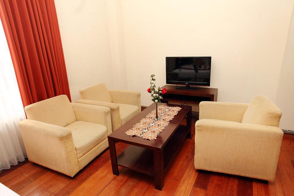 Hotel Aryuka Kejayan Extérieur photo