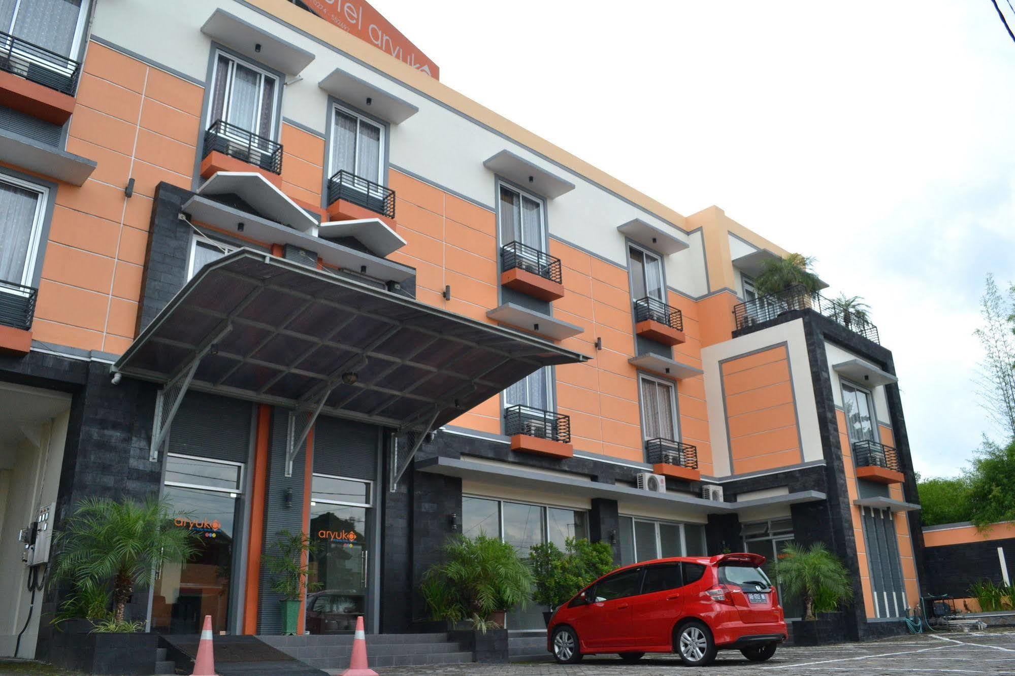 Hotel Aryuka Kejayan Extérieur photo